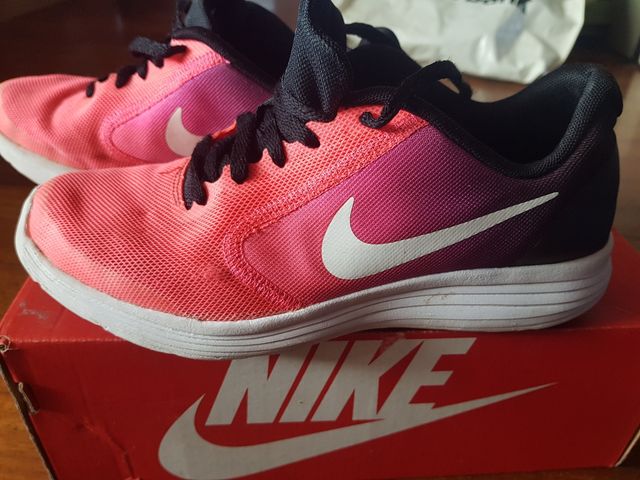 Nike Revolution 3