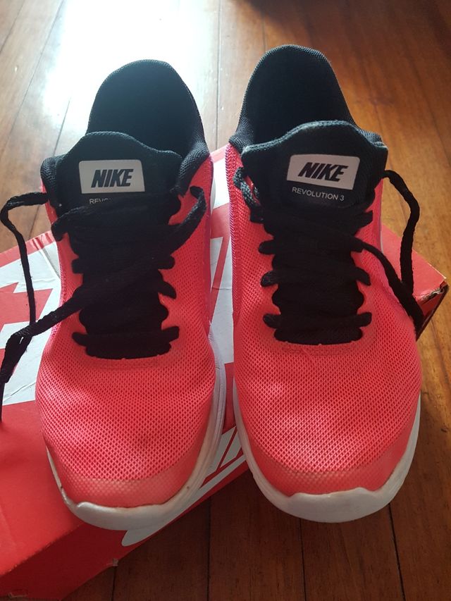 Nike Revolution 3