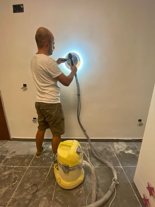 Pintura y papel pintado profesional en Granada