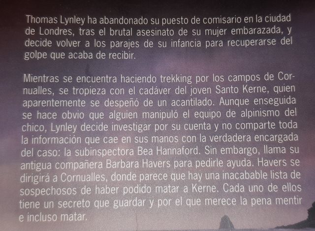 "Al borde del acantilado" - Elizabeth George