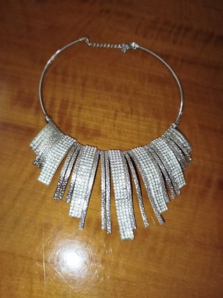 Collar plateado 