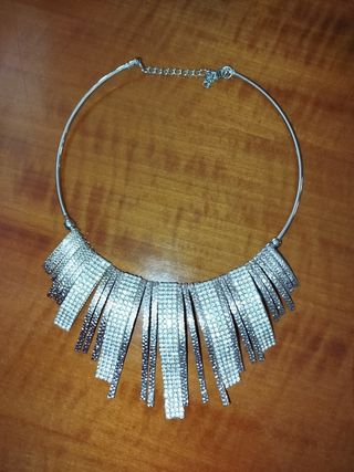 Collar plateado 