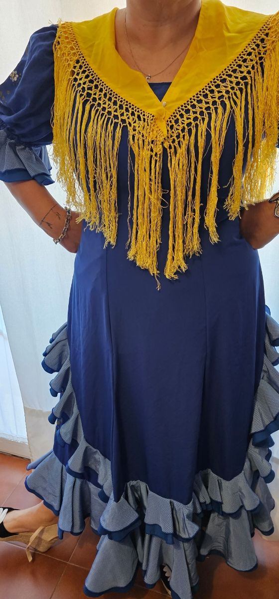 Traje flamenca pintado a mano.