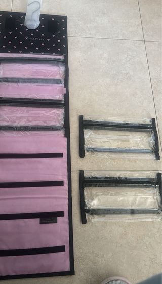 NECESER ROLLER BAG MARY KAY