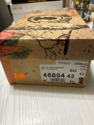Zapatos coronel tapioca