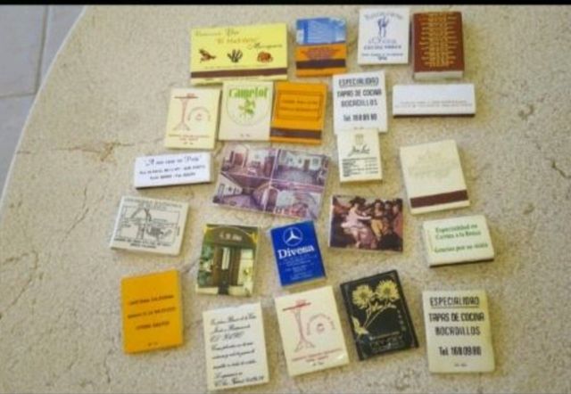 Lote 23 cajetillas de cerillas vintage