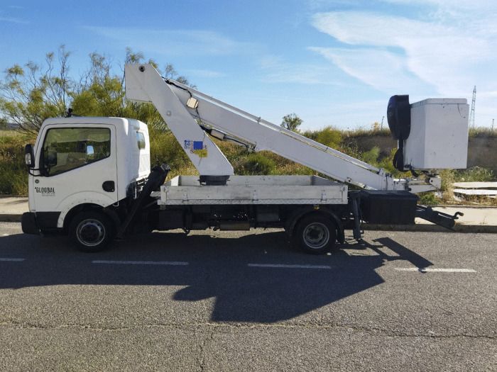 Camión Cesta Elevadora 15m - Nissan Cabstar 2017 - foto 1