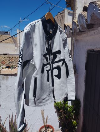 Sé vende chaqueta de moto,