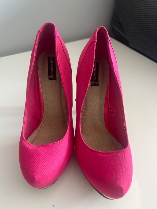 Zapatos con tacones rosas