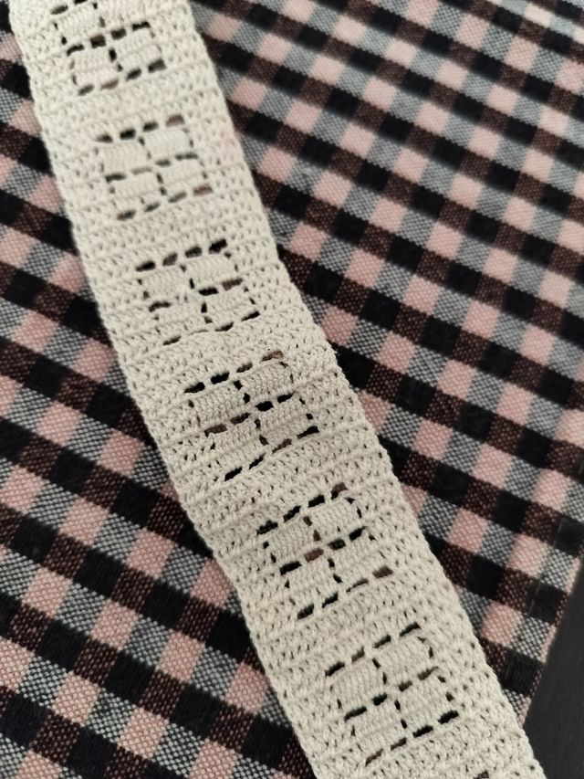 Puntilla, ganchillo  hecha a mano