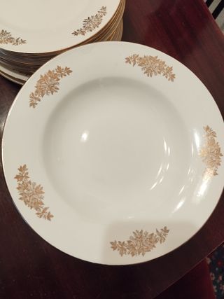 Vajilla antigua Royal China Vigo