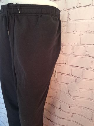 Pantalón chándal básico hombre estrenar