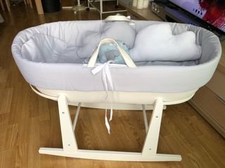 Moisés con balancín marca Cucobaby