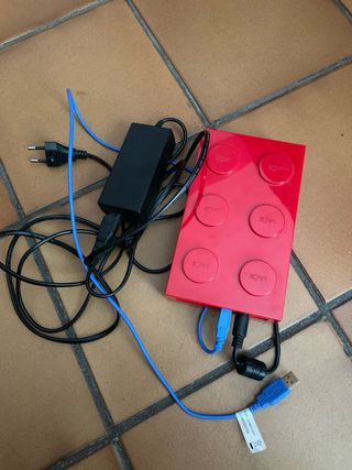 Disco duro ladrillo LEGO rojo