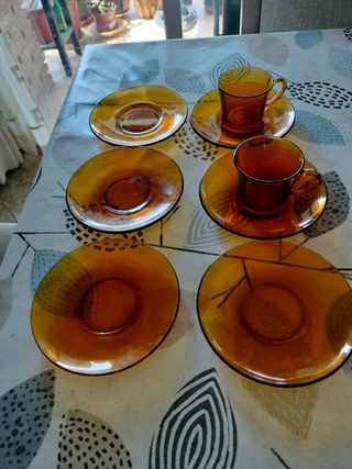 Tazas y platos