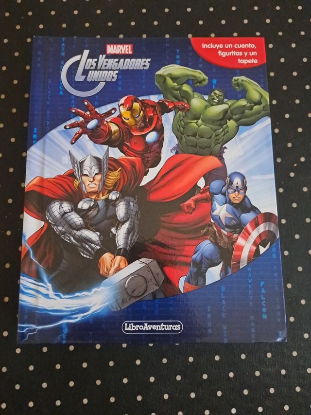 Los vengadores libro con figuras