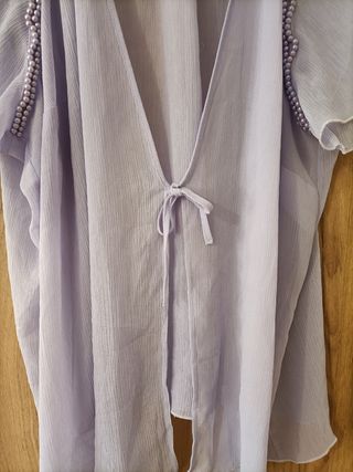 Bata con perlas morada