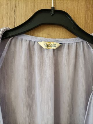 Bata con perlas morada