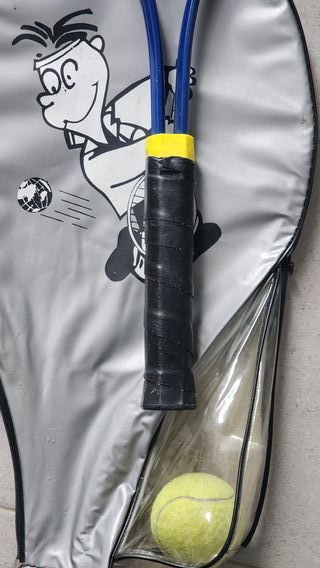Raqueta de tennis nueva con 2 Pelotas