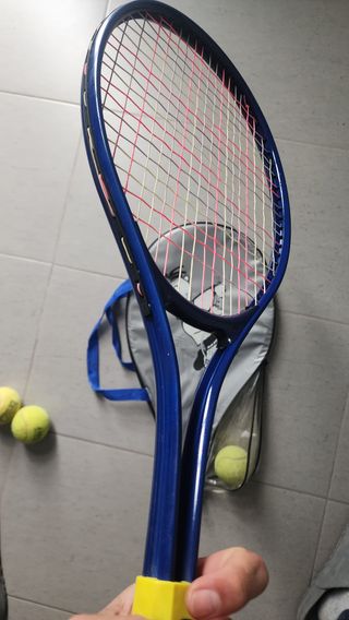 Raqueta de tennis nueva con 2 Pelotas