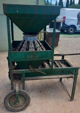 Peladora de almendras