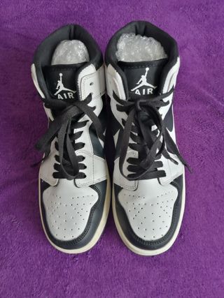 NIKE AIR JORDAN