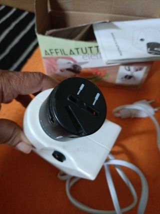 Affila cortelli eletrico