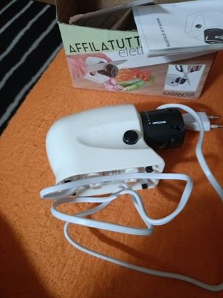 Affila cortelli eletrico