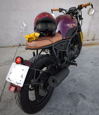 Yamaha Xj600 Café Racer homologada.