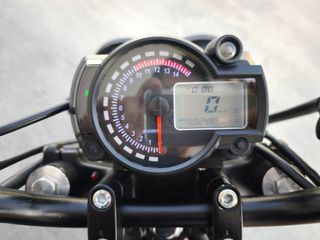 Yamaha Xj600 Café Racer homologada.