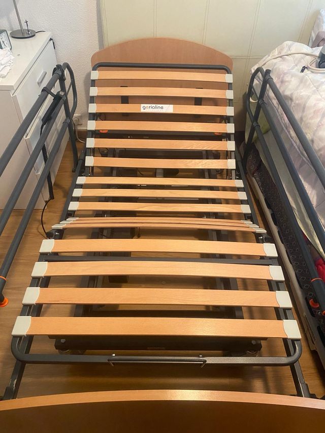 CAMA ARTICULADA MARCA GERIALINE CON CARRO ELEVADOR