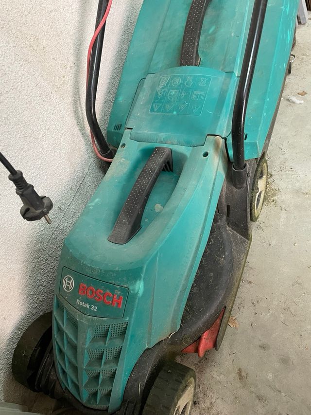 Cortadesped Bosh rotak 32