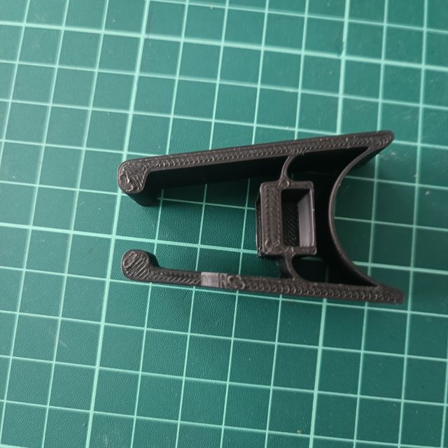 Pinza Detector metales XP.