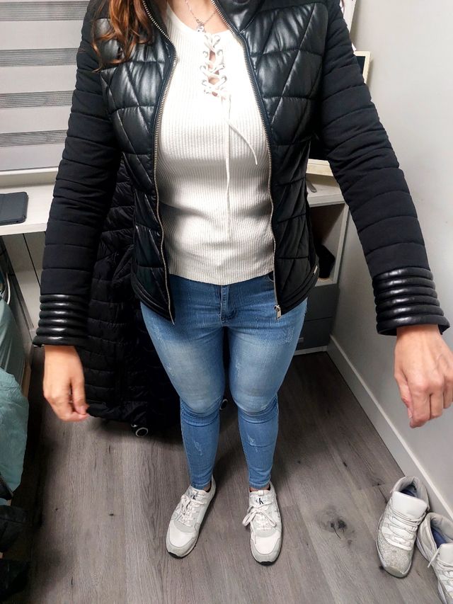 Abrigo guess negro REBAJAS