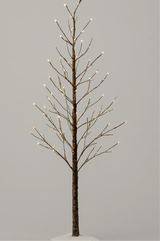 Albero di Natale di rami e luci
