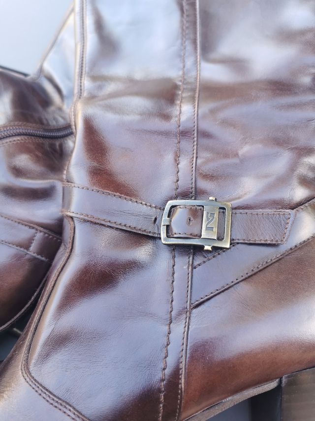 Stivali alti cuoio testa di moro