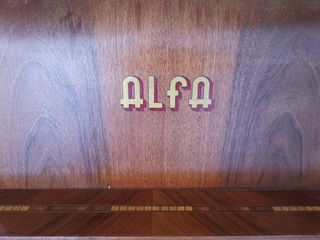 Máquina antigua de coser ALFA