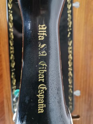 Máquina antigua de coser ALFA