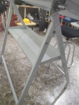 Mesa y taburete dibujo técnico