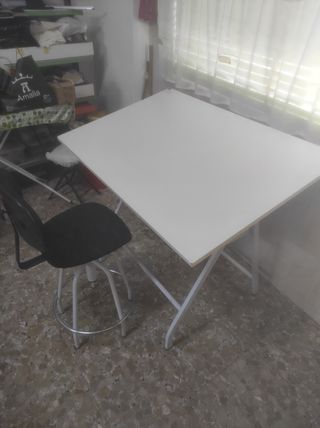 Mesa y taburete dibujo técnico