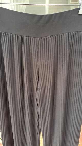 Pantalón ancho