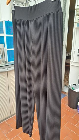 Pantalón ancho