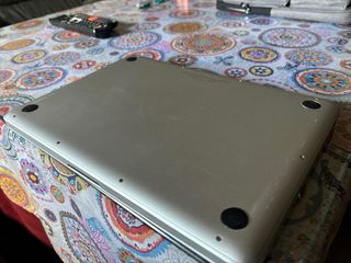 MacBook Pro 2011 500gb SSD 8gb Ram 2,4GHz Core i5