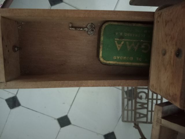 Máquina coser Sigma.