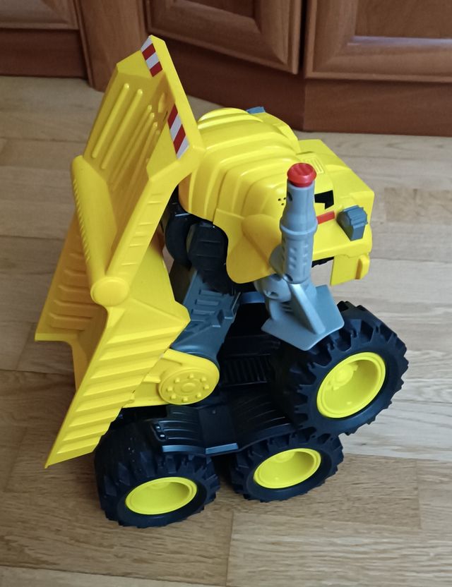 Robot Rocky convertible en camión