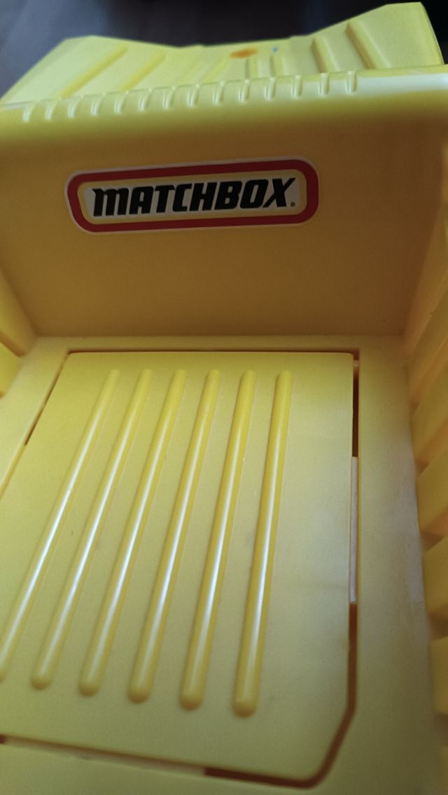 Robot Rocky convertible en camión