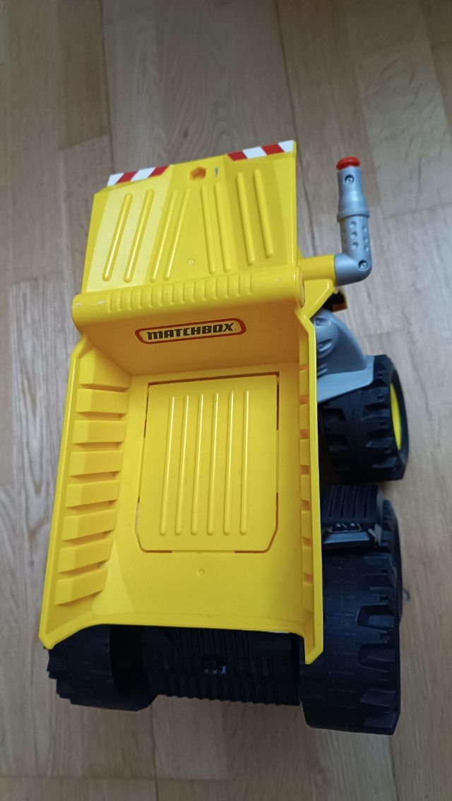 Robot Rocky convertible en camión