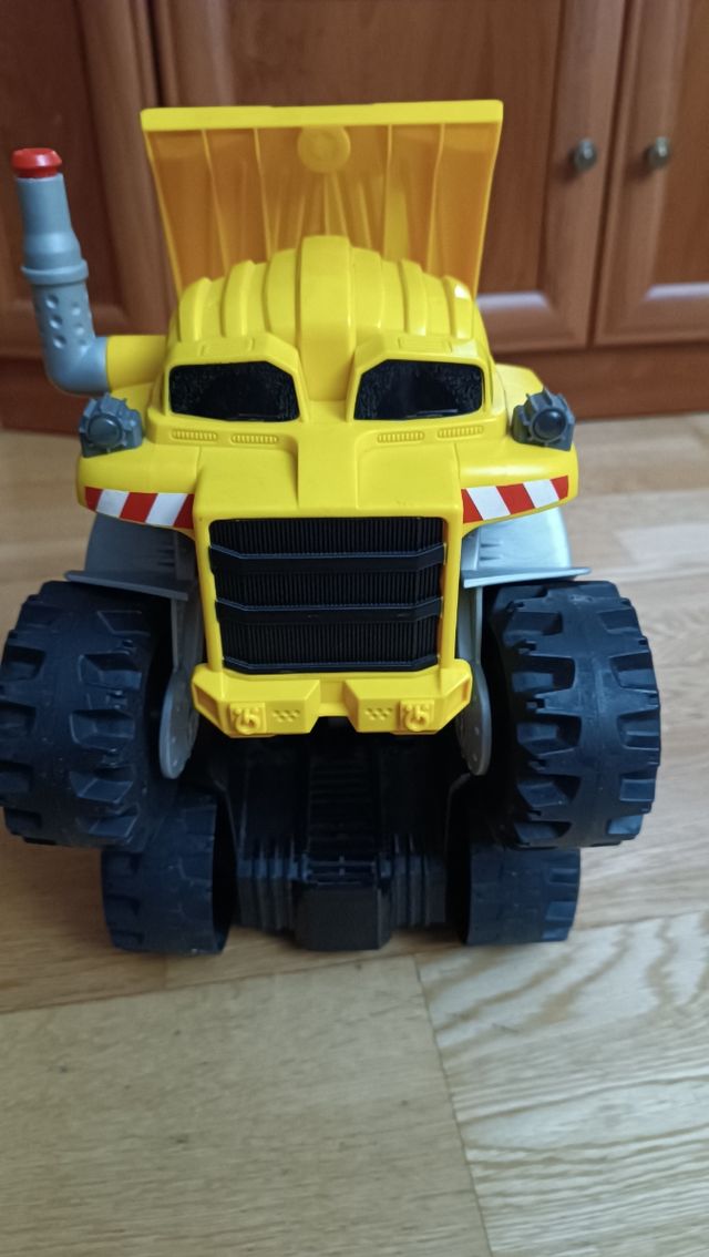 Robot Rocky convertible en camión