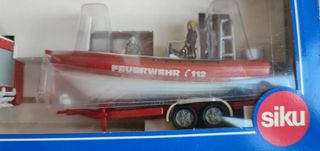 Camión de bomberos y barco Siku