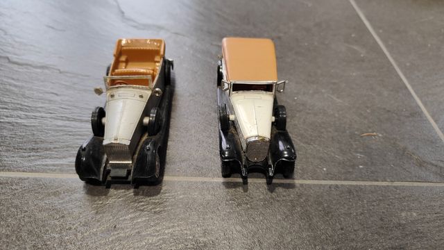 3 coches clasicos antiguos.